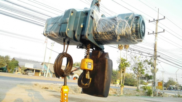 Sell>> รอกโซ่ไฟฟ้า ‪#&lrm;DEMAG‬ Made in Germany ขนาด 1.6 ตัน ไฟ 380V. สภาพ 95\% นางฟ้ามาโปรด รีโมท ตะขอ กล่องโซ่ ใหม่กริ้บ