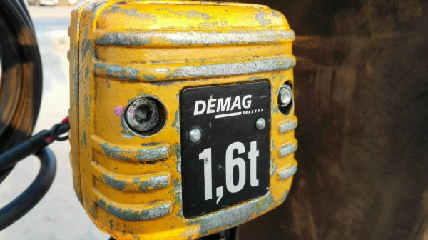 Sell>> รอกโซ่ไฟฟ้า ‪#&lrm;DEMAG‬ Made in Germany ขนาด 1.6 ตัน ไฟ 380V. สภาพ 95\% นางฟ้ามาโปรด รีโมท ตะขอ กล่องโซ่ ใหม่กริ้บ