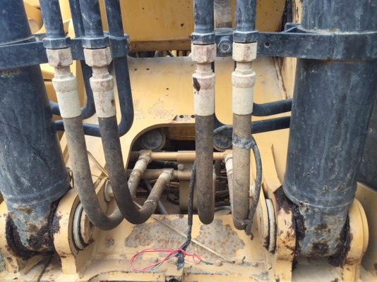 รถแบคโฮ  CAT  320D  ( รถทำงาน  6,xxx  กว่า ชม. )    สนใจติดต่อ  081 - 6079515