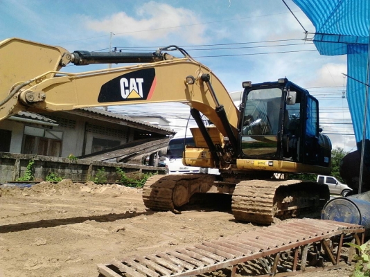 รถแบคโฮ  CAT  320D  ( รถทำงาน  6,xxx  กว่า ชม. )    สนใจติดต่อ  081 - 6079515