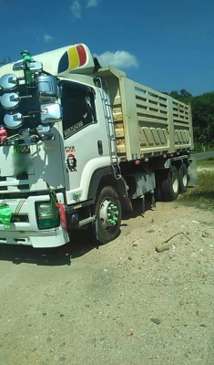 รถอีซูซุ 10 ล้อดั้ม FXZ 300 แรงม้า. ปี 54  ( รถวิ่ง 18x,xxx. )     สนใจติดต่อ  081 - 6079515