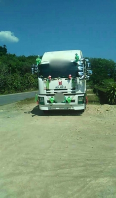 รถอีซูซุ 10 ล้อดั้ม FXZ 300 แรงม้า. ปี 54  ( รถวิ่ง 18x,xxx. )     สนใจติดต่อ  081 - 6079515