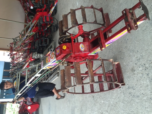 ขายรถไถนาเดินตาม รุ่นกระทิงแดง ซุปเปอร์ks72 3เกียร์. สภาพสวยมาก. ขายราคา18500 บาท สนใจโทร 0875266011