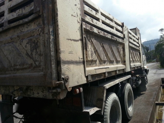 รถนิสสัน 10 ล้อดั้ม UD  320 แรงม้า. ปี 50. ( ขาย แม่ , ลูก. )    สนใจติดต่อ  081 - 6079515