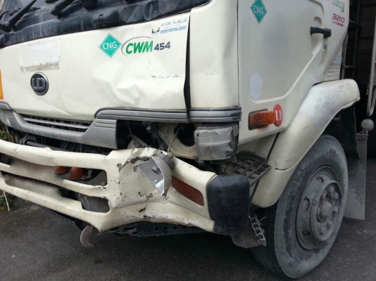 รถนิสสัน 10 ล้อดั้ม UD  320 แรงม้า. ปี 50. ( ขาย แม่ , ลูก. )    สนใจติดต่อ  081 - 6079515