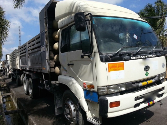 รถนิสสัน 10 ล้อดั้ม UD  320 แรงม้า. ปี 50. ( ขาย แม่ , ลูก. )    สนใจติดต่อ  081 - 6079515