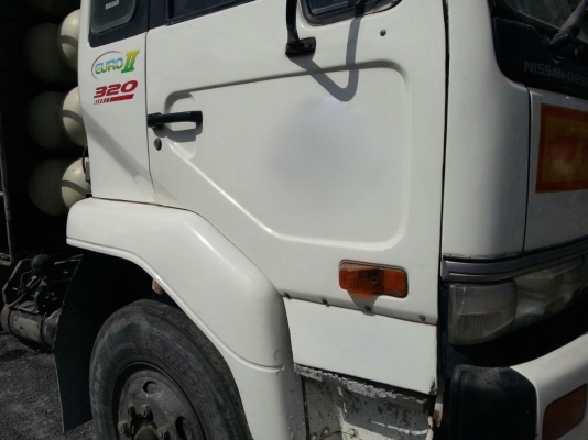 รถนิสสัน 10 ล้อดั้ม UD  320 แรงม้า. ปี 50. ( ขาย แม่ , ลูก. )    สนใจติดต่อ  081 - 6079515