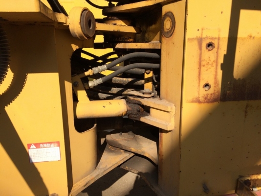 Komatsu WA100-1 SN: 30489 เพิ่งถึงเมืองไทย รอประกอบห้องเก๋ง สภาพสวยครับ ไม่แพงครับ