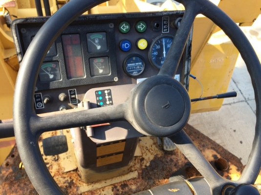 Komatsu WA100-1 SN: 30489 เพิ่งถึงเมืองไทย รอประกอบห้องเก๋ง สภาพสวยครับ ไม่แพงครับ