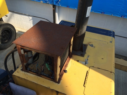 Komatsu WA100-1 SN: 30489 เพิ่งถึงเมืองไทย รอประกอบห้องเก๋ง สภาพสวยครับ ไม่แพงครับ