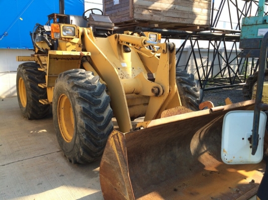 Komatsu WA100-1 SN: 30489 เพิ่งถึงเมืองไทย รอประกอบห้องเก๋ง สภาพสวยครับ ไม่แพงครับ