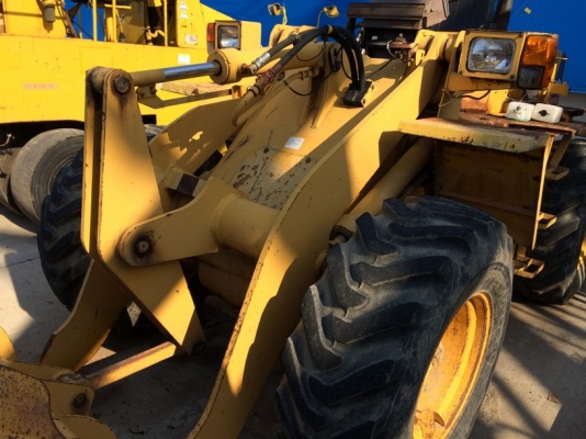 Komatsu WA100-1 SN: 30489 เพิ่งถึงเมืองไทย รอประกอบห้องเก๋ง สภาพสวยครับ ไม่แพงครับ