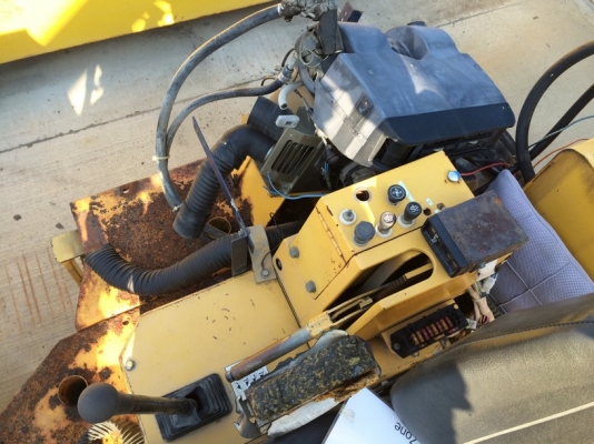 Komatsu WA100-1 SN: 30489 เพิ่งถึงเมืองไทย รอประกอบห้องเก๋ง สภาพสวยครับ ไม่แพงครับ