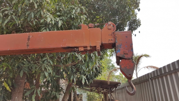 ขาย 6 ล้อ ISUZU TLD53 ติดเครน UNIC 3 ตัน 3 ปลอก เครื่อง 4BC2 100 แรงม้า คัสซีสวย หัวเก๋งยกได้ แต่งเกียร์สั้นแล้ว ทะเบียนครบพร้อมโอนครับ