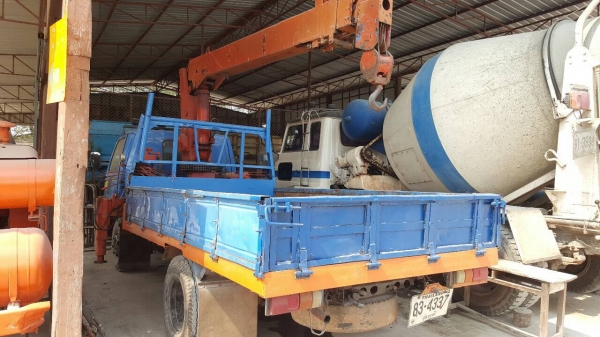 ขาย 6 ล้อ ISUZU TLD53 ติดเครน UNIC 3 ตัน 3 ปลอก เครื่อง 4BC2 100 แรงม้า คัสซีสวย หัวเก๋งยกได้ แต่งเกียร์สั้นแล้ว ทะเบียนครบพร้อมโอนครับ