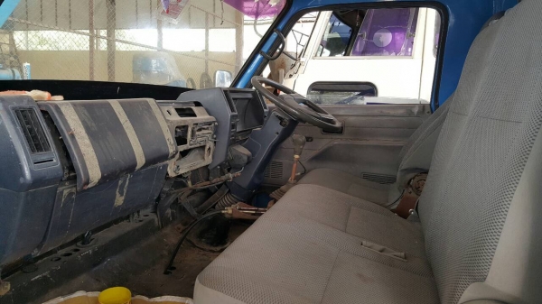 ขาย 6 ล้อ ISUZU TLD53 ติดเครน UNIC 3 ตัน 3 ปลอก เครื่อง 4BC2 100 แรงม้า คัสซีสวย หัวเก๋งยกได้ แต่งเกียร์สั้นแล้ว ทะเบียนครบพร้อมโอนครับ