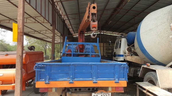 ขาย 6 ล้อ ISUZU TLD53 ติดเครน UNIC 3 ตัน 3 ปลอก เครื่อง 4BC2 100 แรงม้า คัสซีสวย หัวเก๋งยกได้ แต่งเกียร์สั้นแล้ว ทะเบียนครบพร้อมโอนครับ