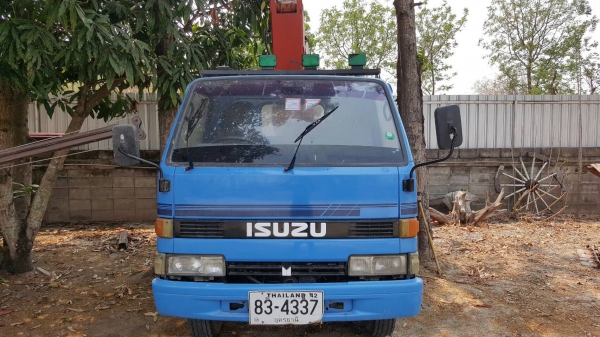 ขาย 6 ล้อ ISUZU TLD53 ติดเครน UNIC 3 ตัน 3 ปลอก เครื่อง 4BC2 100 แรงม้า คัสซีสวย หัวเก๋งยกได้ แต่งเกียร์สั้นแล้ว ทะเบียนครบพร้อมโอนครับ