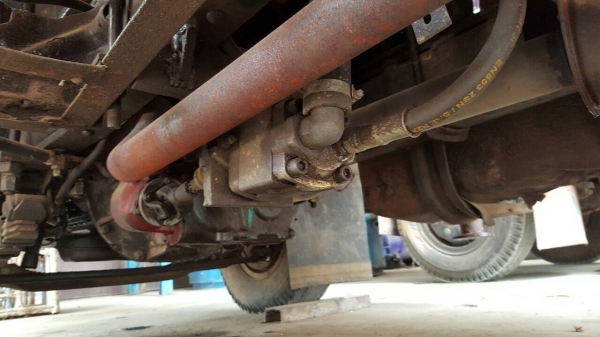 ขาย 6 ล้อ ISUZU TLD53 ติดเครน UNIC 3 ตัน 3 ปลอก เครื่อง 4BC2 100 แรงม้า คัสซีสวย หัวเก๋งยกได้ แต่งเกียร์สั้นแล้ว ทะเบียนครบพร้อมโอนครับ