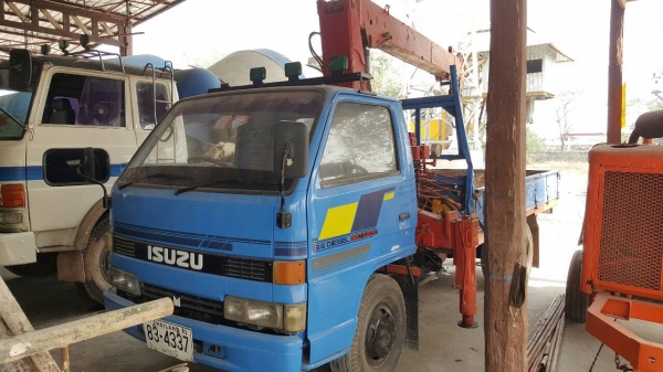 ขาย 6 ล้อ ISUZU TLD53 ติดเครน UNIC 3 ตัน 3 ปลอก เครื่อง 4BC2 100 แรงม้า คัสซีสวย หัวเก๋งยกได้ แต่งเกียร์สั้นแล้ว ทะเบียนครบพร้อมโอนครับ