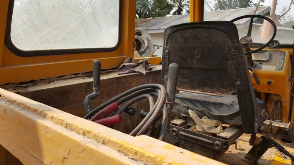 ขาย รถตักหน้าขุดหลัง FORD 550 เพลาเดียว รถใช้งานอยู่เป็นประจำ เครื่องดี ปั้มดี เอกสารใบซื้อขาย