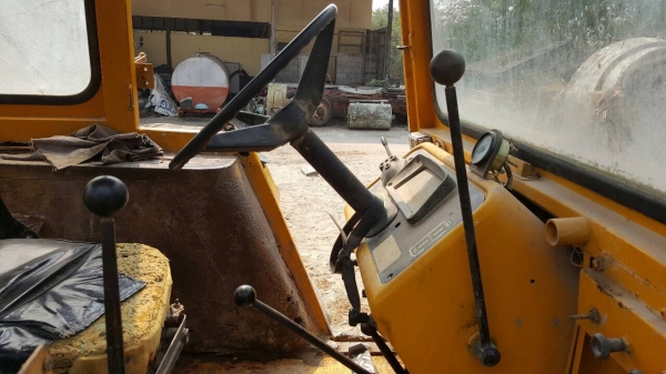 ขาย รถตักหน้าขุดหลัง FORD 550 เพลาเดียว รถใช้งานอยู่เป็นประจำ เครื่องดี ปั้มดี เอกสารใบซื้อขาย