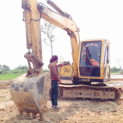 ขายรถแบคโฮ Sumitomo s160 -3 เครื่องIsuzu 88 แอร์ ปั๊มนิ้ว รุ่น100 เอวดี เดินดี เครื่องดีไม่มีโหลด ตักดินวันละ 70 อย่างต่ำ