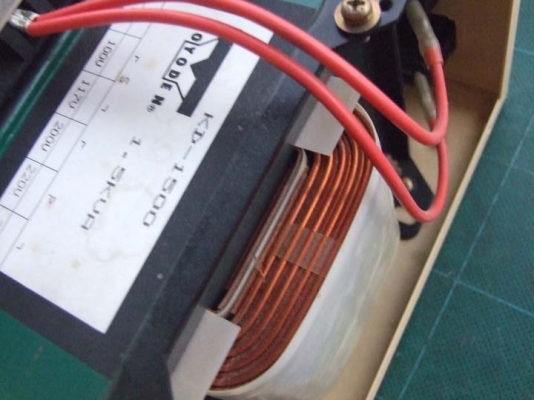 หม้อแปลงไฟจาก 220v ==> 100v ขนาด 1,500W (1.5KVA) ของ TOYOZUMI (TOYODEN) Japan