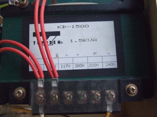 หม้อแปลงไฟจาก 220v ==> 100v ขนาด 1,500W (1.5KVA) ของ TOYOZUMI (TOYODEN) Japan