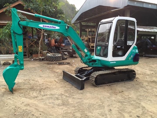 ขายรถขุดแบคโฮ KOMATSU Pc30-7 ขนาดPc30 เครื่องแน่น ปั๊มแรง ระบบไว รถพร้อมใช้งาน เอกสารใบอินวอยครบ