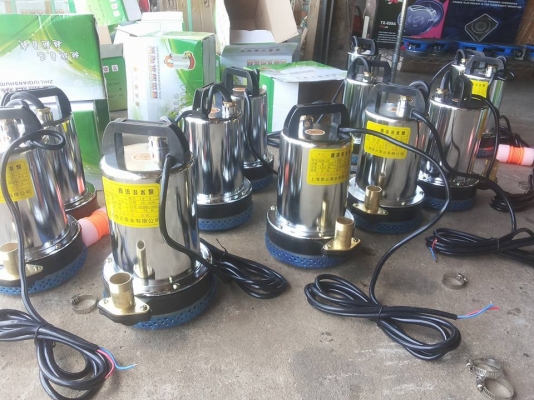 ปั้มสูบน้ำ12v.แบบจุ่มแช่ สูบเร็วมาก มีคลิปทดสอบ ปั้มสูบน้ำ12v.แบบจุ่มแช่ สูบเร็วมาก มีคลิปทดสอบ