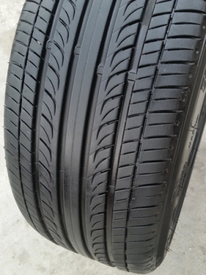 ขายยาง225/40/18 ปี 15 Deestone  2 เส้น