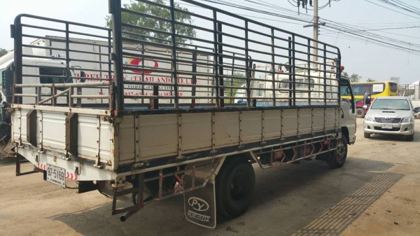 ขายรถ 6ล้อISUZU NQR โฉมปีศาจ คอกยาว 5.50เมตร ปี06