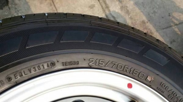 กะทะขอบ 15 6รู พร้อมยาง 215 70 15 ปี 14 ชุดล่ะ 6800