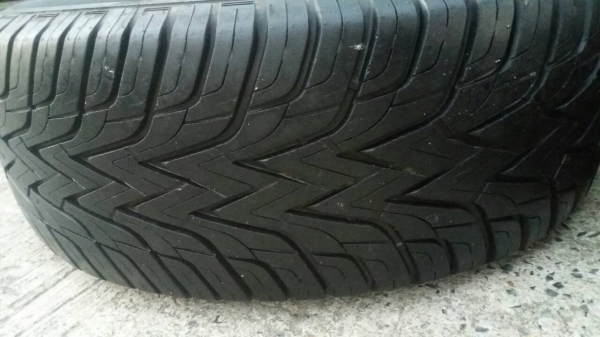 ล้อ chave ขอบ 18 พร้อมยางปี 12 ชุดล่ะ 12500