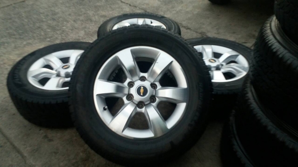 ล้อ chave ขอบ 18 พร้อมยางปี 12 ชุดล่ะ 12500