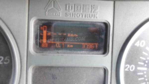 10 ล้อพ่วงดัมพ์ ยี่ห้อ SINO TRUCK รุ่น SWZ10 เครื่อง  6 สูบ  345 แรงม้า