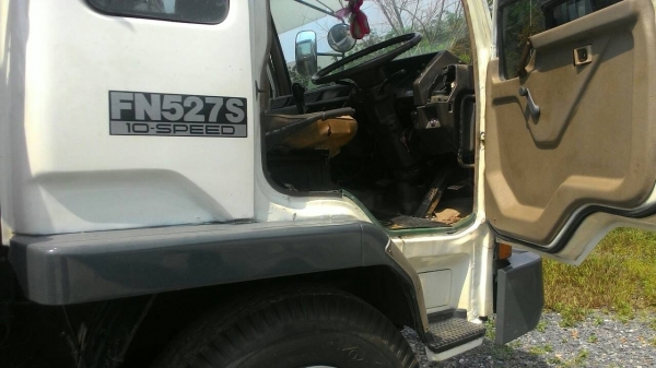 10ล้อหัวลาก 225แรง รถห้างแท้ FN527F...รถสวย...สภาพดีพร้อมใช้. เล่มพร้อม