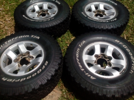 ขายล้อพร้อมยาง bf สวยๆครับ