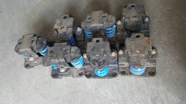 สปริงแท่นเครื่อง สปริงแท่นเครื่อง