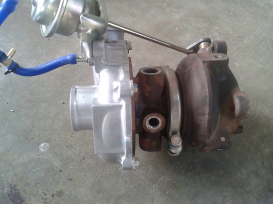 ขายเทอร์โบ มิตซูบิชิ ไทรทั้น 2.5 cc ของติดรถ วิ่งได้20000โล ทั้งชุด เทอร์โบ อินเตอร์พร้อมท่อยาง ราคา8500 ต่อรองได้