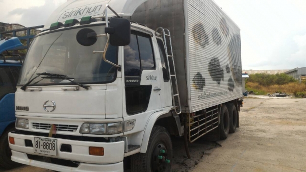 ขออนุญาติขาย 10ล้อตู้แห้งเพลาเดียวเครืาอง  195   ห้วสมอเงินเล่มแล้วทั้งหัวทั้ง เครื่อง คุชสวยมาก  ราคา 500000  สนใจติดต่อ  ช่างดำ  0853224877-0988930465