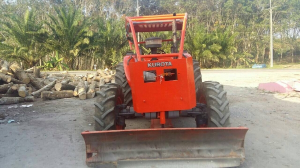 รถไถ KUBOTA M9540  2 เพลา.  ,  ( รถทำงาน 6,xxx ชม. )     สนใจติดต่อ  081 - 6079515