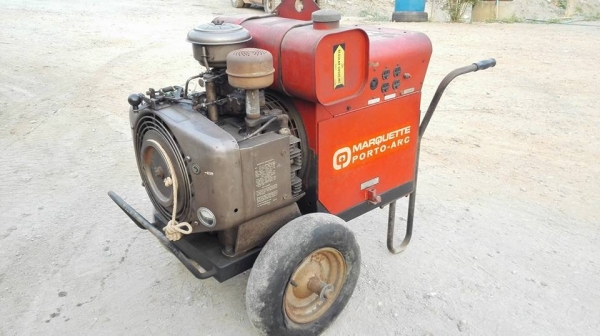 **** SOLD ****  เครื่องปั่นไฟ MARQUETTE Made in USA. ขนาด 5 K.V.A. 220V. เชื่อมงานได้ เป็นของใหม่เก่าเก็บ งานอเมริกา สภาพสวย พร้อมใช้.