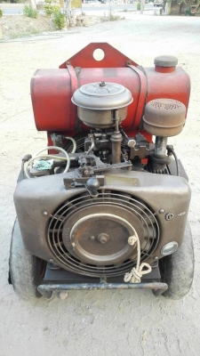 **** SOLD ****  เครื่องปั่นไฟ MARQUETTE Made in USA. ขนาด 5 K.V.A. 220V. เชื่อมงานได้ เป็นของใหม่เก่าเก็บ งานอเมริกา สภาพสวย พร้อมใช้.