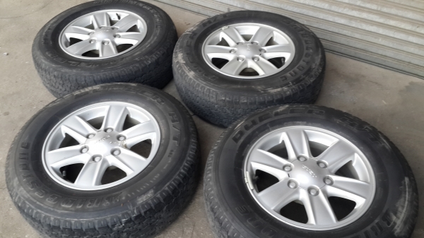 ล้อ Isuzu สวยๆขอบ 16 พร้อมยาง Bridgestone