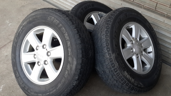 ล้อ Isuzu สวยๆขอบ 16 พร้อมยาง Bridgestone ล้อ Isuzu สวยๆขอบ 16 พร้อมยาง Bridgestone