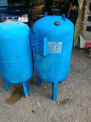 ถังเก็บและสร้างแรงดันน้ำผลิตที่อิตาล ทำหน้าที่สร้างแรงดันน้ำให้คงที่ให้กับระบบน้ำที่ใช้