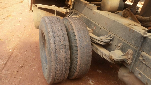 ขายด่วนรถดั้ม6ล้อเดก้าเครือง210แรงม้ารถสวยพร้อมใช้งาน