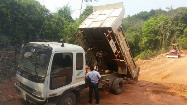 ขายด่วนรถดั้ม6ล้อเดก้าเครือง210แรงม้ารถสวยพร้อมใช้งาน